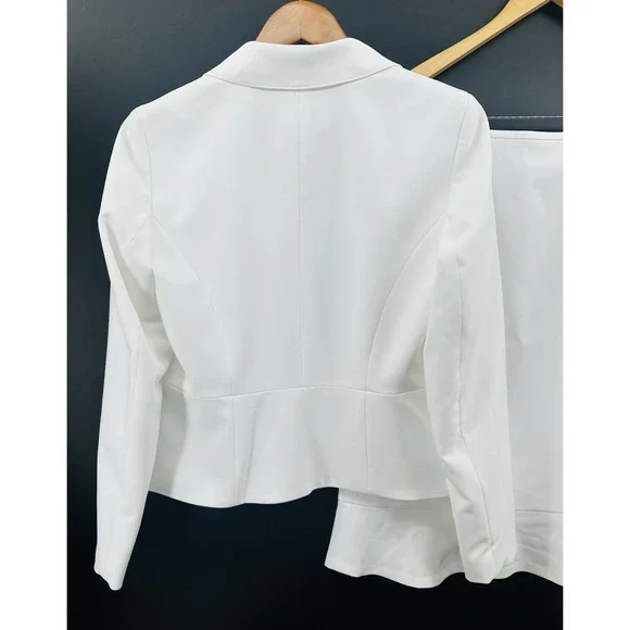 Le Suit Womans White 2-Piece Skirt Suit Set Sz 4 Lined Career Office - Picture 6 of 15